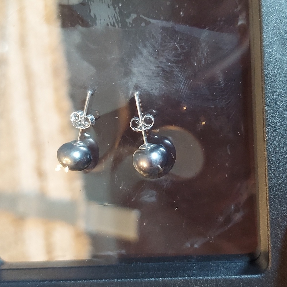 Pearl earrings